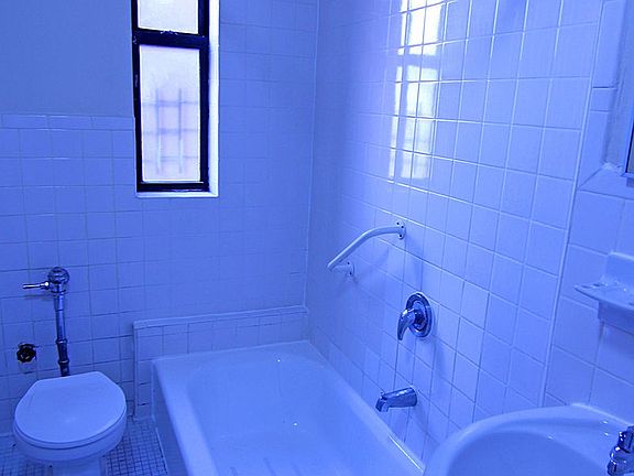5th image of 1683 University Ave APT 3E