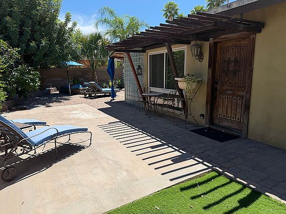 3rd image of 560 Desert Way