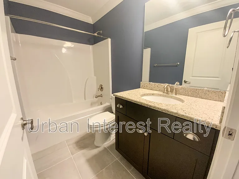 403 King St — Photo 18