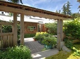 16221 Reitan Rd NE, Bainbridge Island, WA 98110