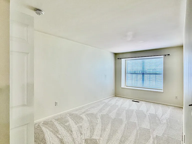 419 Jacobsen Dr — Photo 16