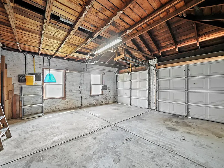 1542 S 60th Ct — Photo 11