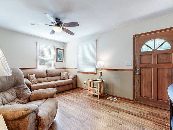 3rd image of 207 Garwood Dr