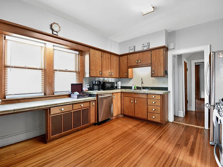 719 Pine St — Photo 11