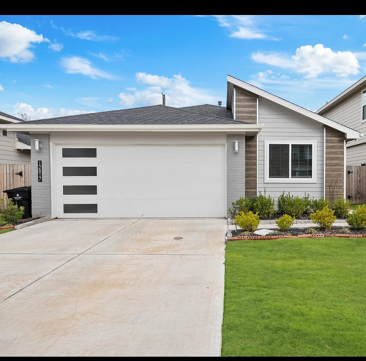 12817 Tokenhouse Ln — Photo 2