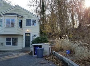 9 Murray Ct, Huntington, NY 11743