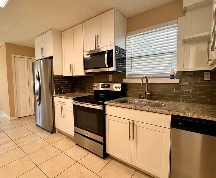 850 Chapin St — Photo 16