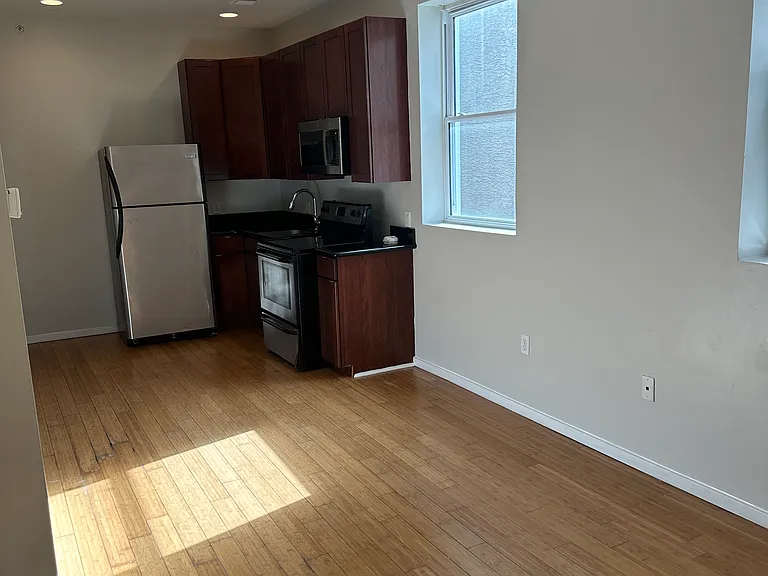 1319 N 15th St #3 — Photo 3