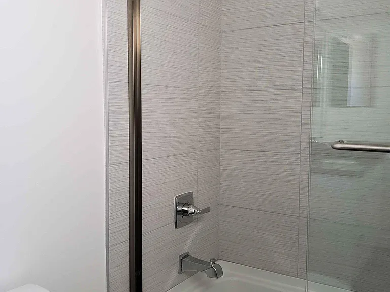 2653 S Hobart Blvd #8 — Photo 12