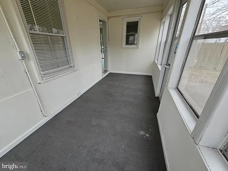 73 Upland Ave — Photo 18