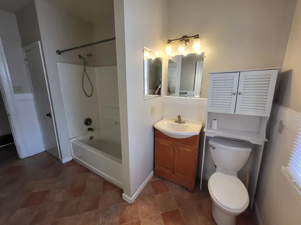 2046 Green St #2, Harrisburg, PA 17102