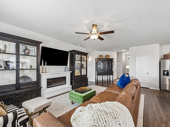 5th image of 1440 Lake Ridge Dr
