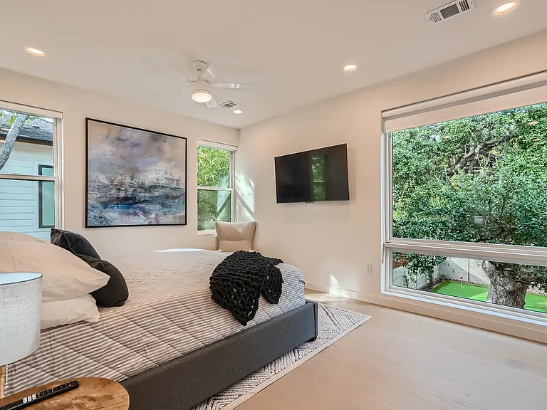 608 Clifford Dr #A — Photo 8