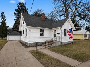 314 Chippewa St, Buchanan, MI 49107