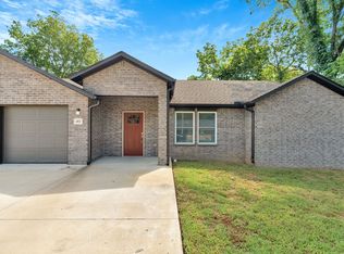 410 S Byers Ave, Gentry, AR 72734