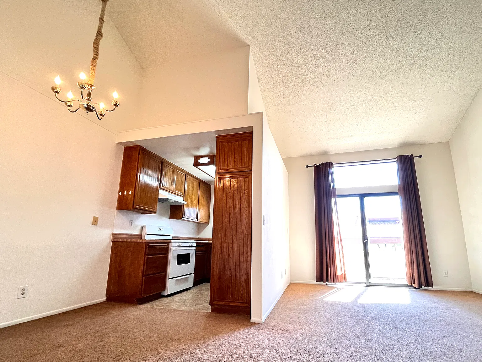 2 bed, 955 sqft, $2,395 — Photo 2