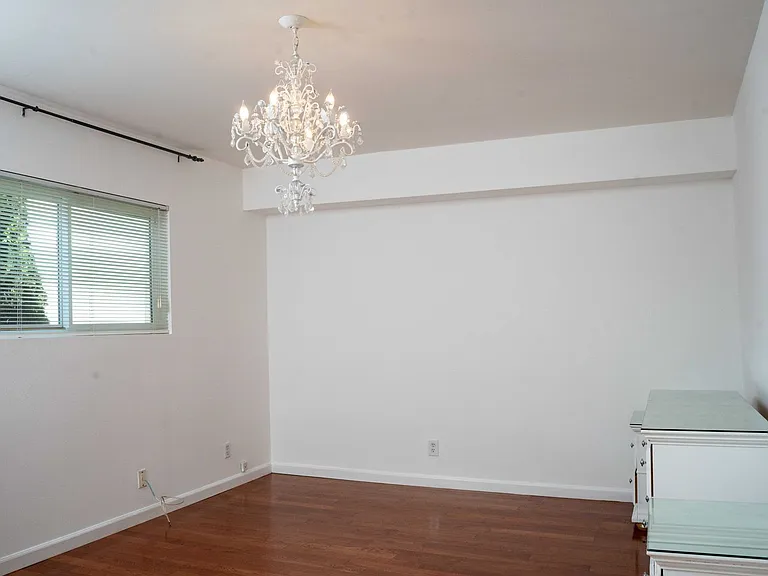 4521 Colbath Ave #103 — Photo 12