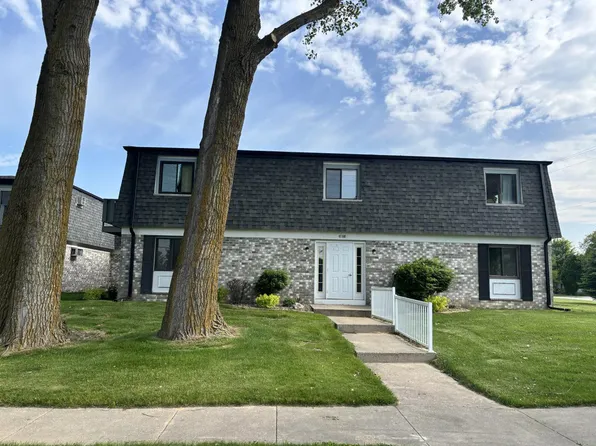 1712 Creek ROAD #202, West Bend, WI 53090