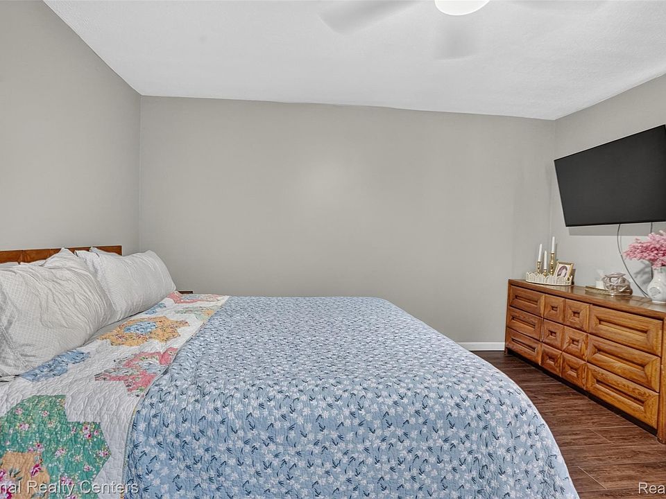 19936 Poinciana, photo 9