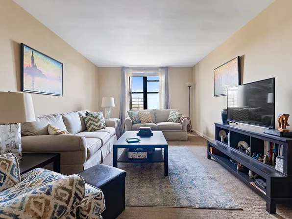 2241 Plumb 1st Street image 1 of 8