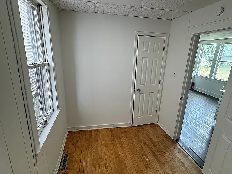 2538 Schrage Ave #LF — Photo 6
