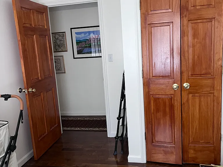 2721-2723 Hering Ave #1 — Photo 12