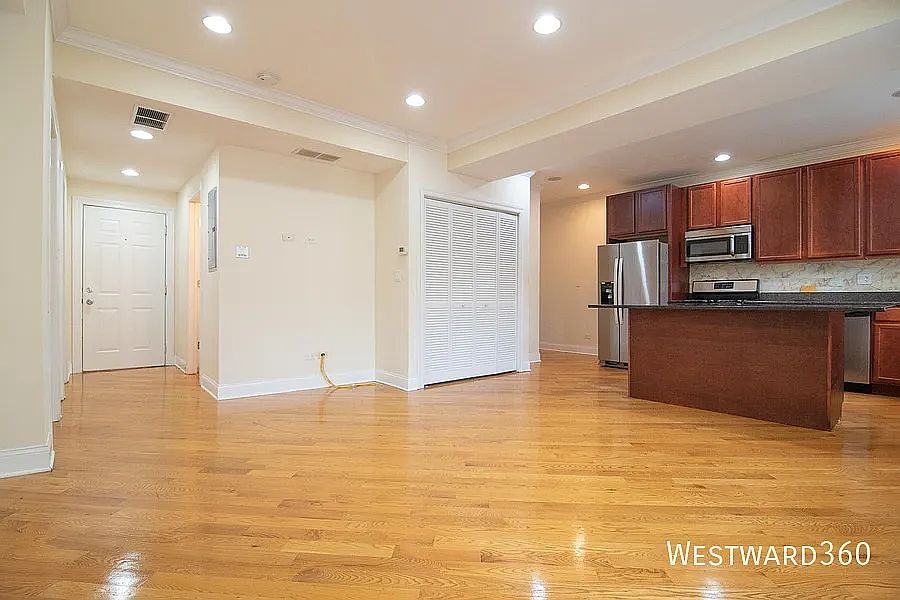 1st image of 2034 W Arthur Ave #3