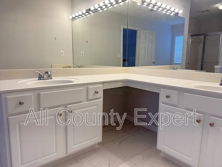 4318 Shillham Ct — Photo 17