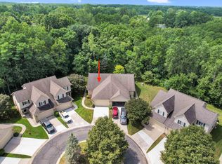 25452 Grove Ct, Flat Rock, MI 48134