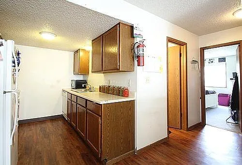 629 S Johnson Street — Photo 2