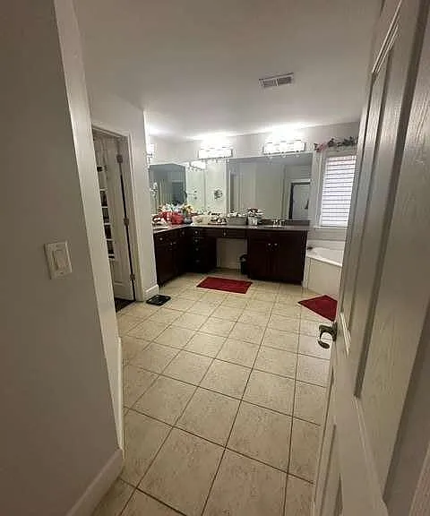 10980 Waters Rd — Photo 23