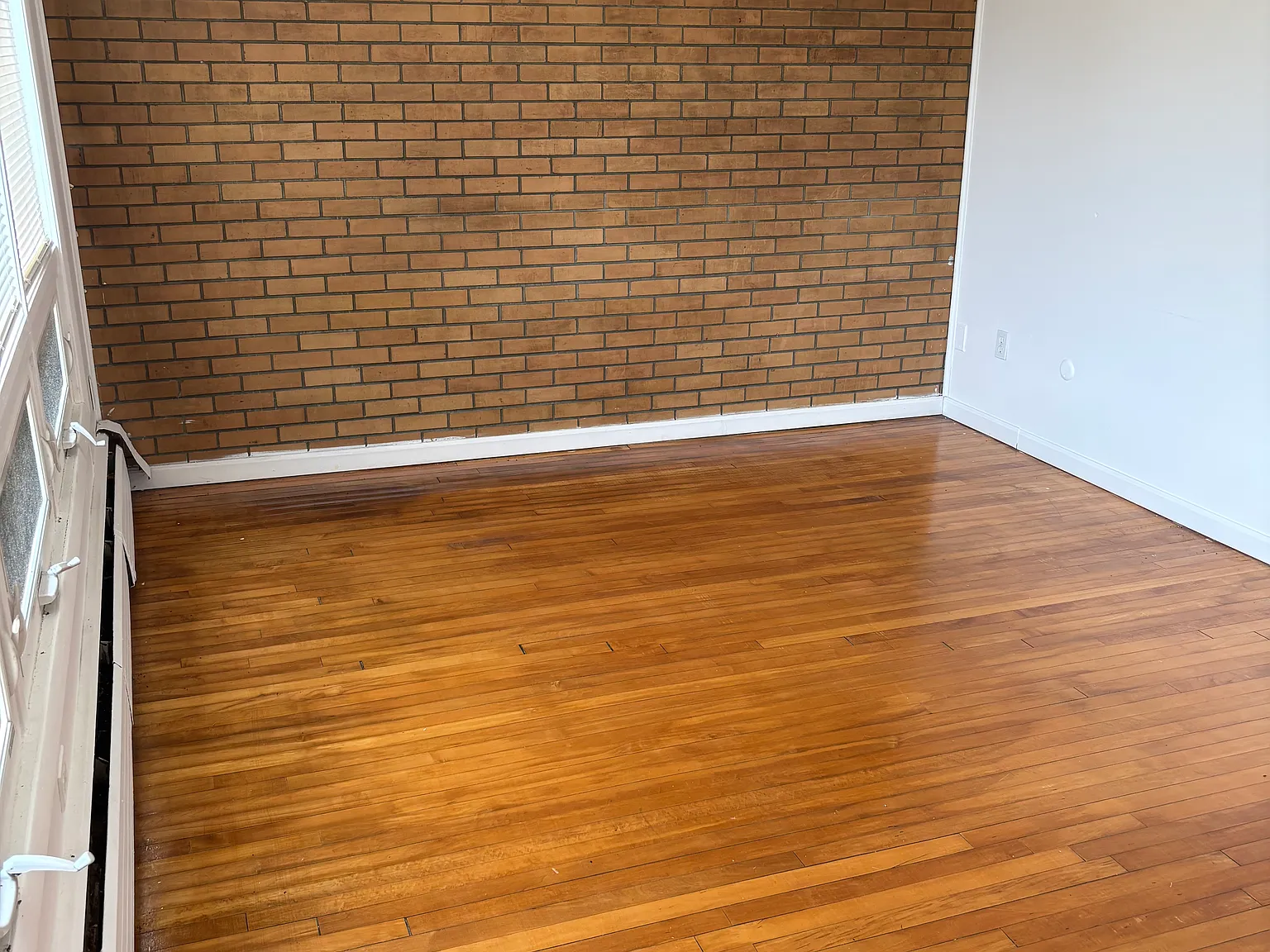 1 bed, 1000 sqft, $1,350 — Photo 3