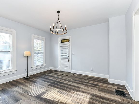 5th image of 713 E Pleasant Run Parkway South Dr
