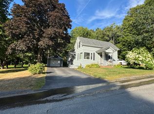 32 Meader St, Lewiston, ME 04240