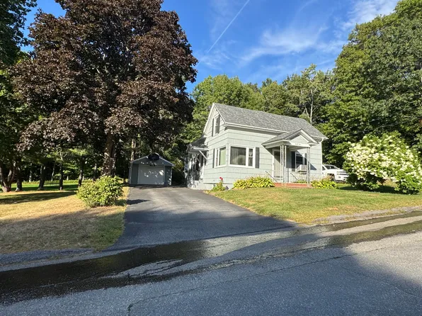 32 Meader Street, Lewiston, ME 04240