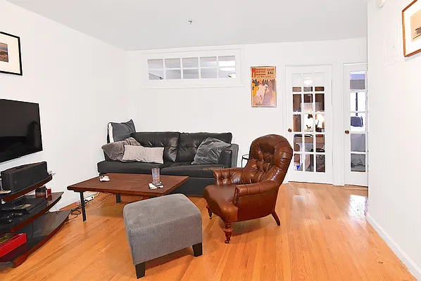 Rented by Ledvech Group | media 2