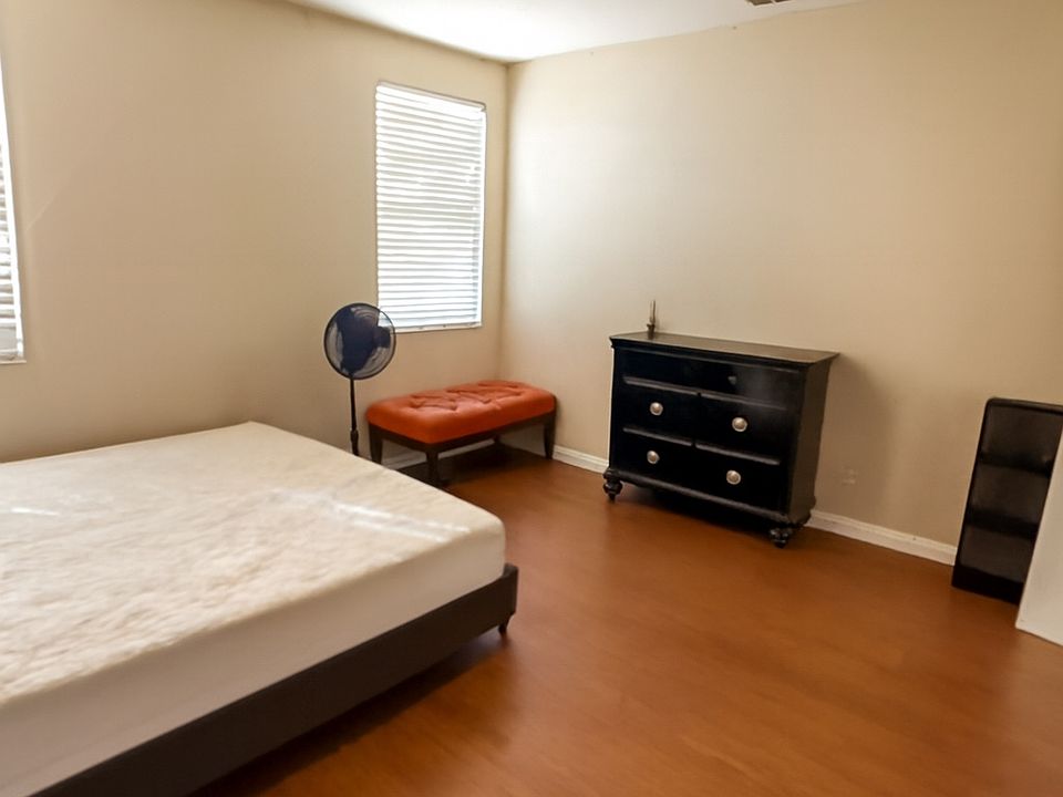 2nd image of 13668 Amberview Pl #8