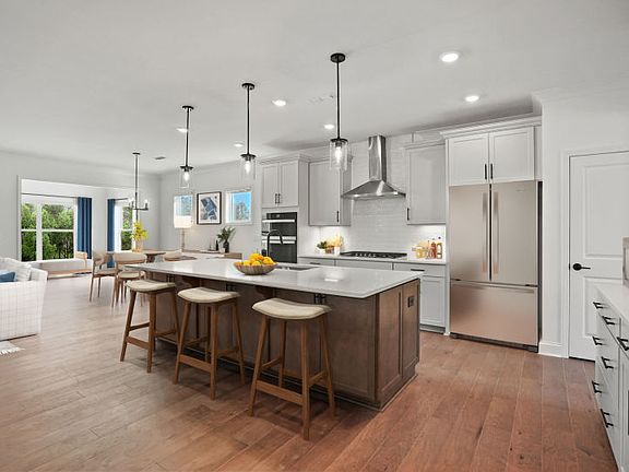 Larg Kitchen with an Island