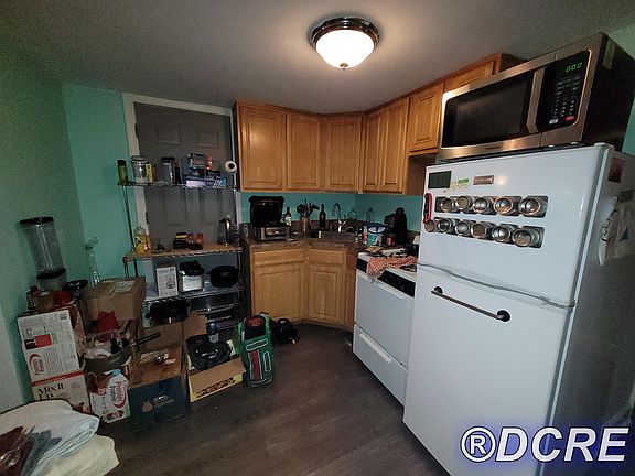 2nd image of 4356 N Kenmore Ave #B1