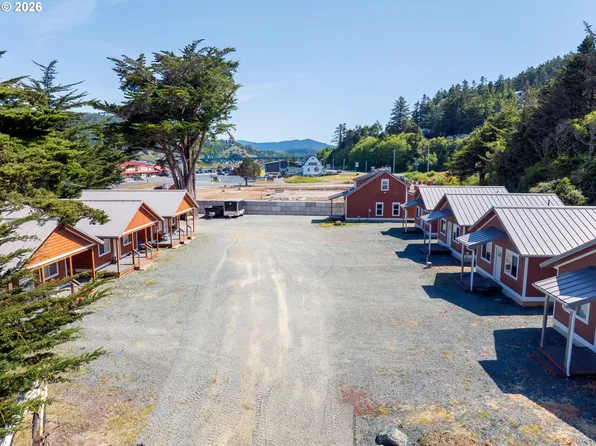 29940 Harbor Way, Gold Beach, OR 97444