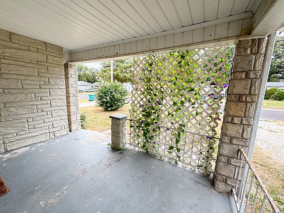 2nd image of 1110 N Warren Ave