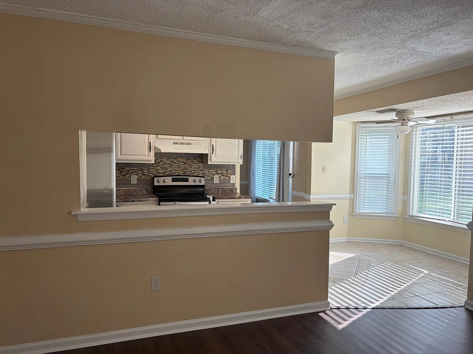 4 bed, 2.5 bath, 1866 sqft, $2,700 — Photo 4