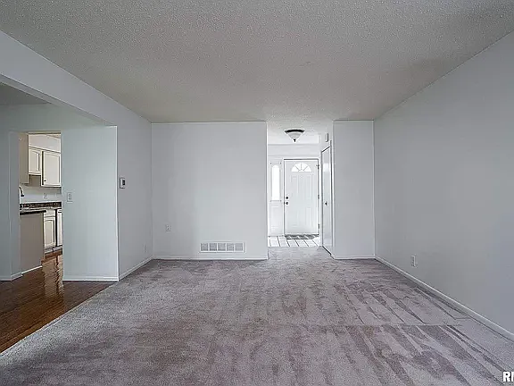 3060 Parkwild Dr — Photo 7