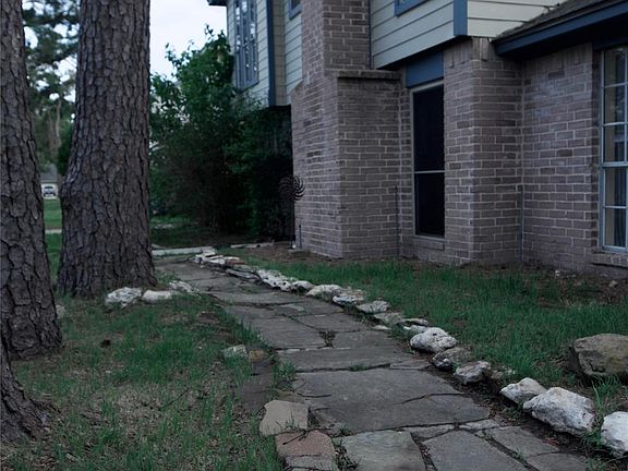 3rd image of 17719 Windy Point Dr