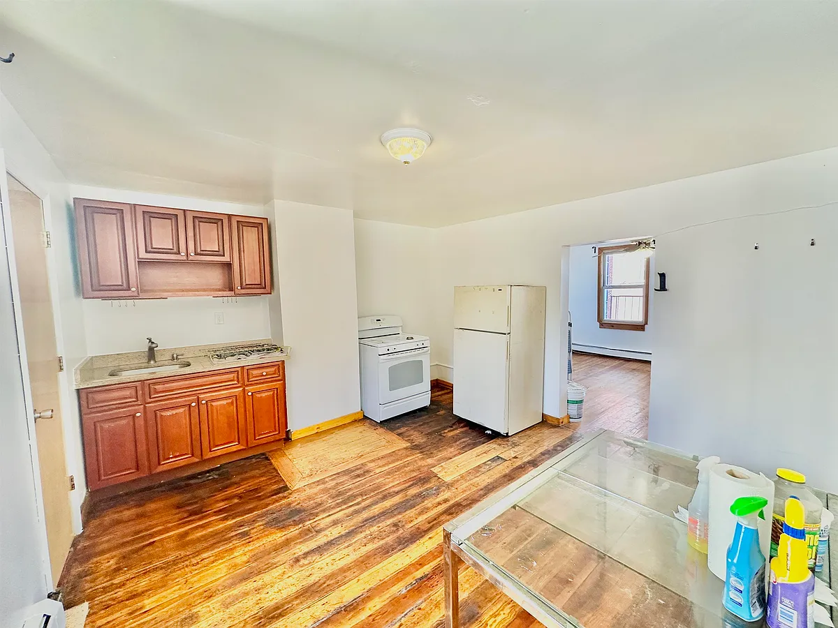 Building Photo - 171 Van Winkle Ave #2F