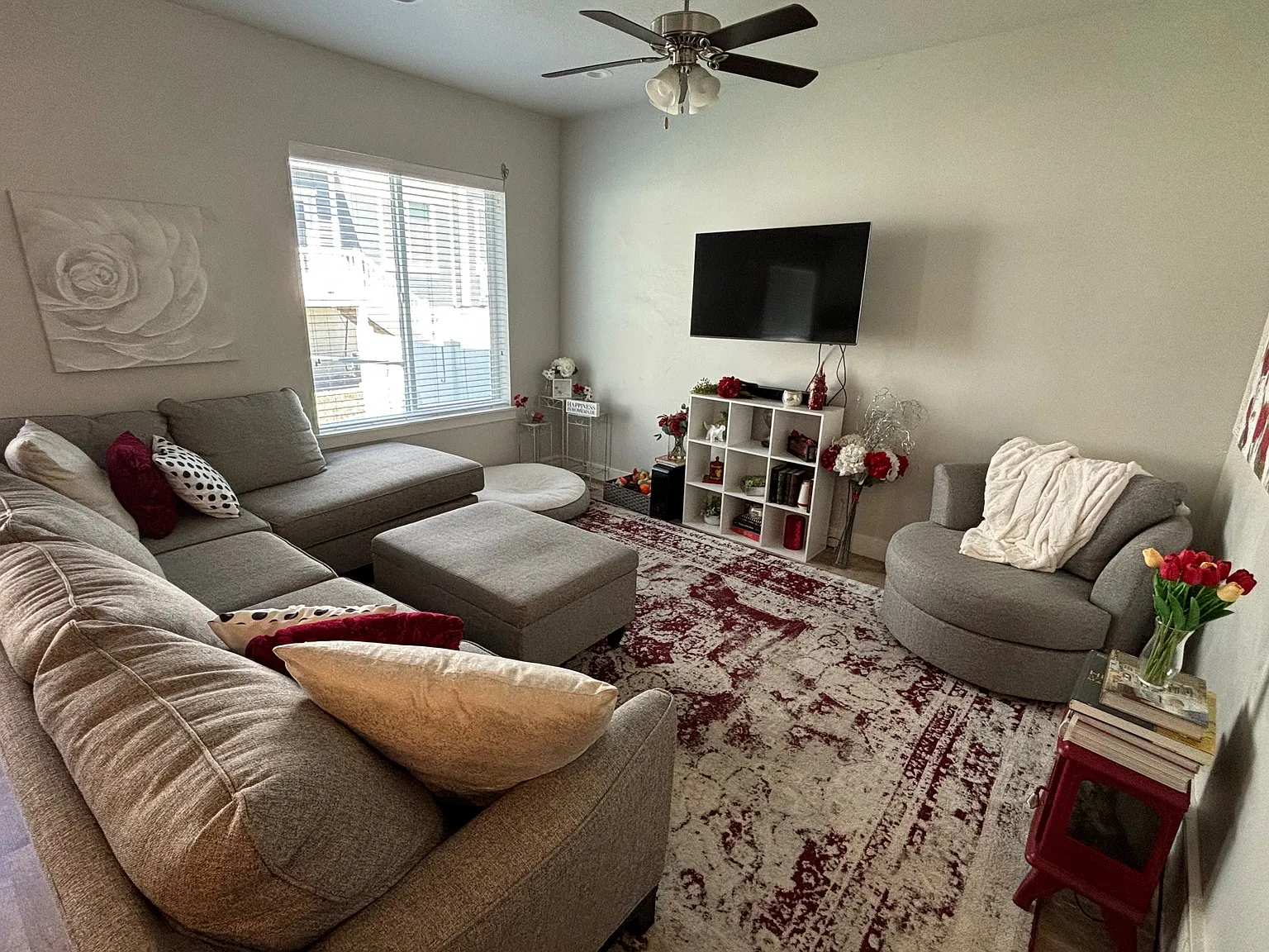 4 bed, 2.5 bath, 2300 sqft, $2,300 — Photo 4