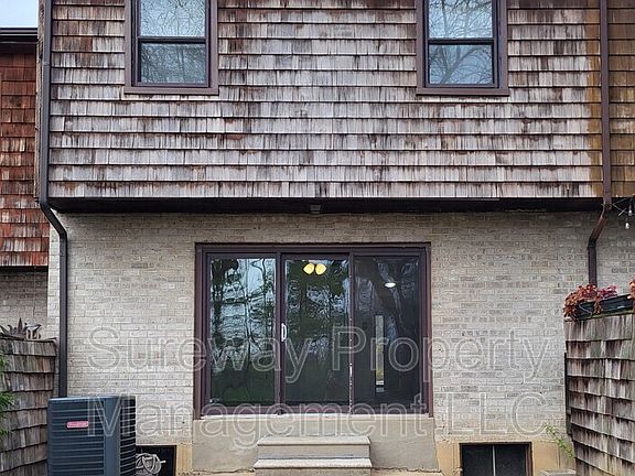 5th image of 75 Bishop Dr