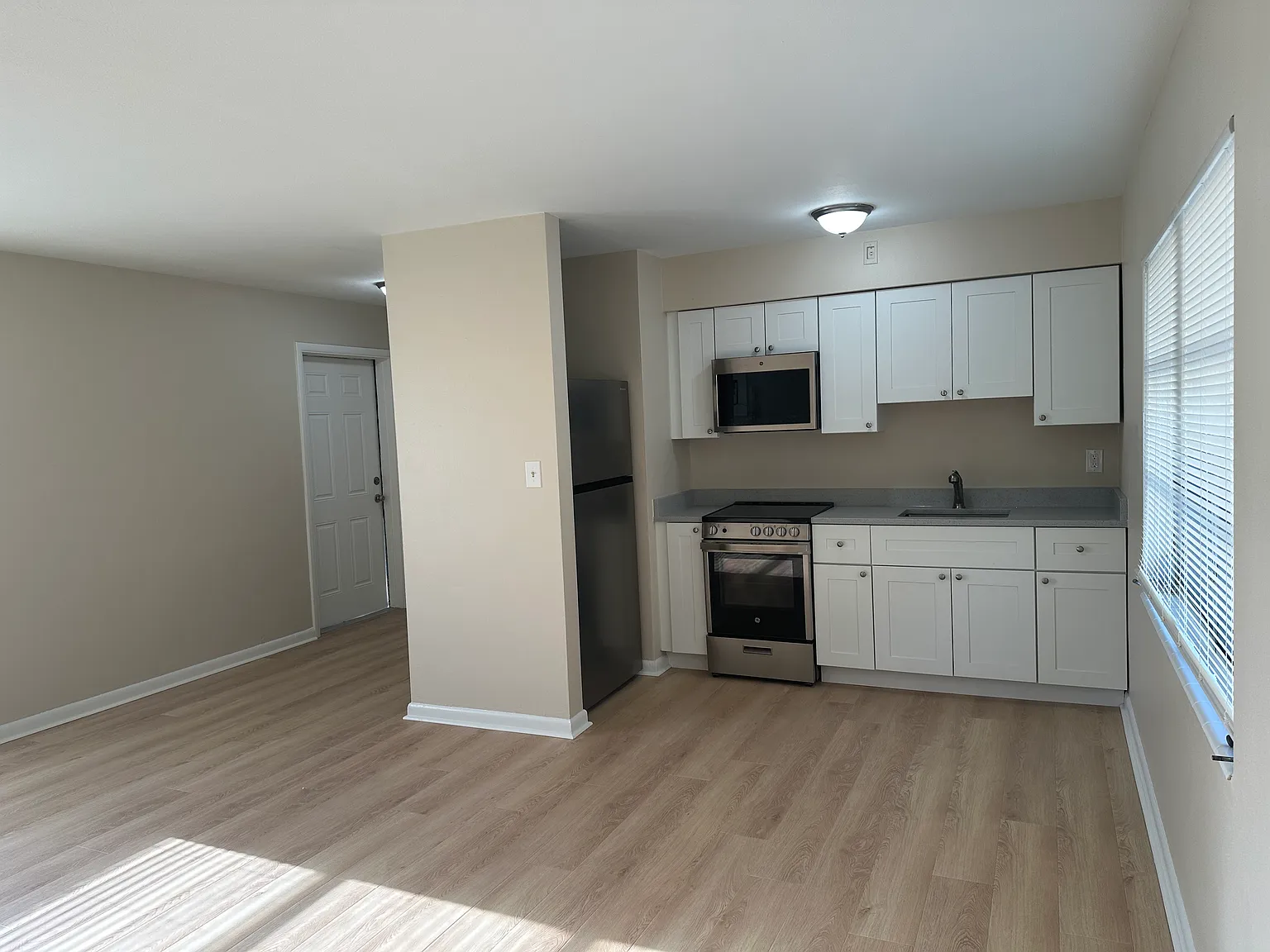 1 bed, 1.0 bath, $1,575 — Photo 3