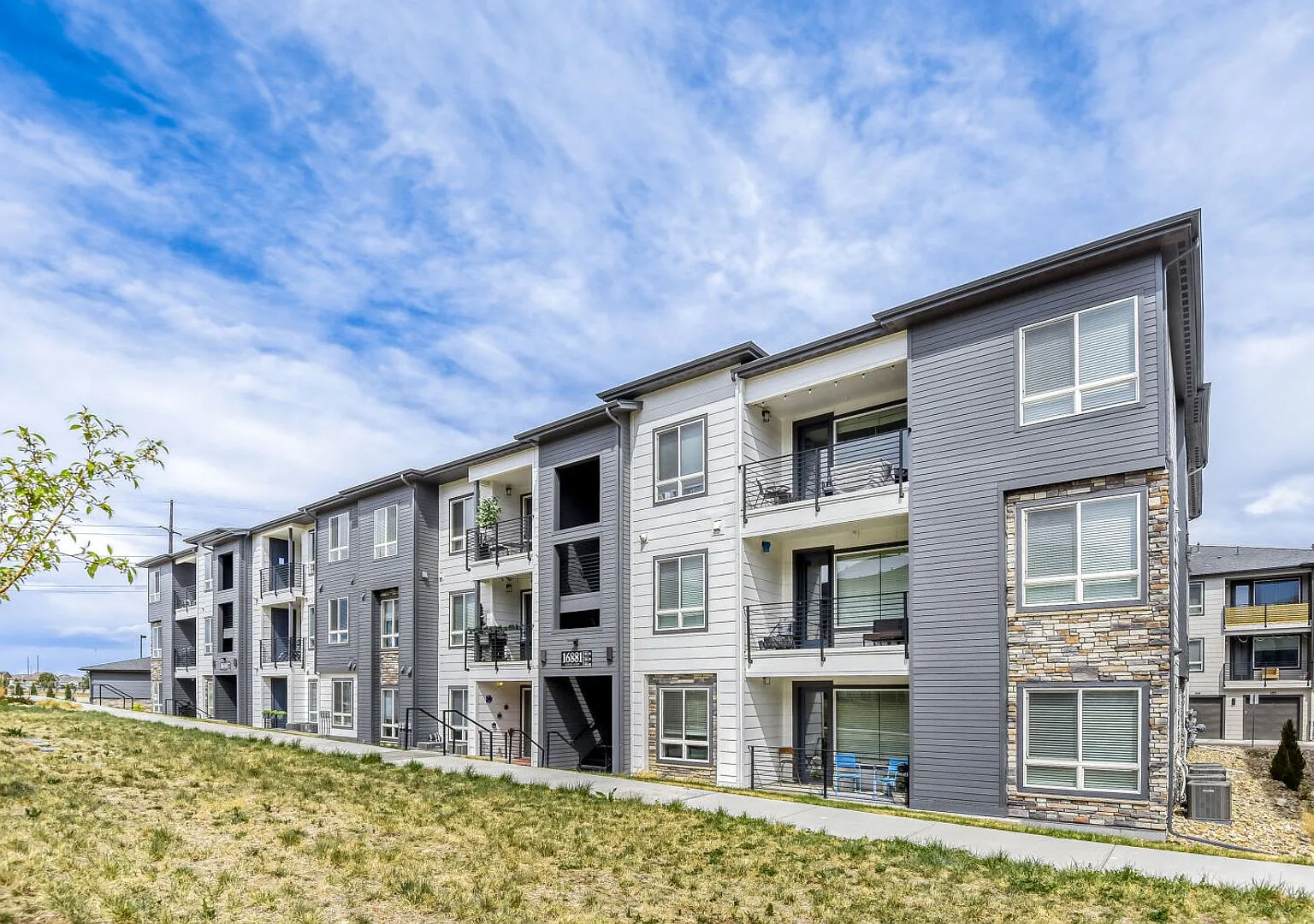 Contemporary Parker Condo | Trails & City Access — Photo 4