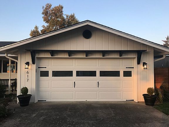 Garage detail